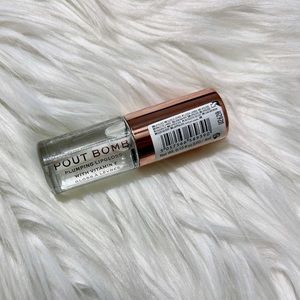 ✨3 FOR $20✨ NEW Makeup Revolution plumping lip gloss